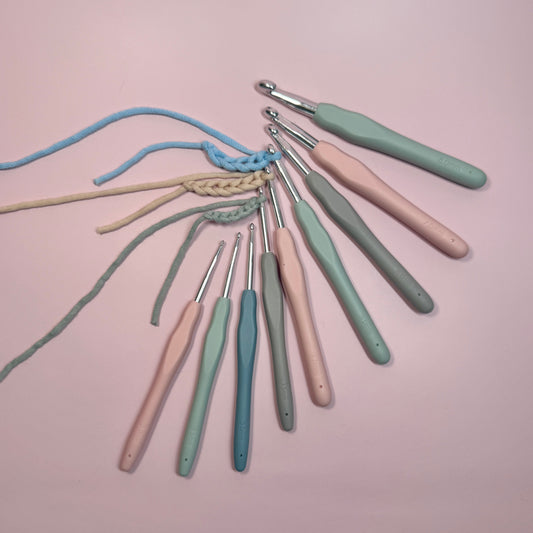 Ergonomic Crochet Hook Set - 10 Hooks